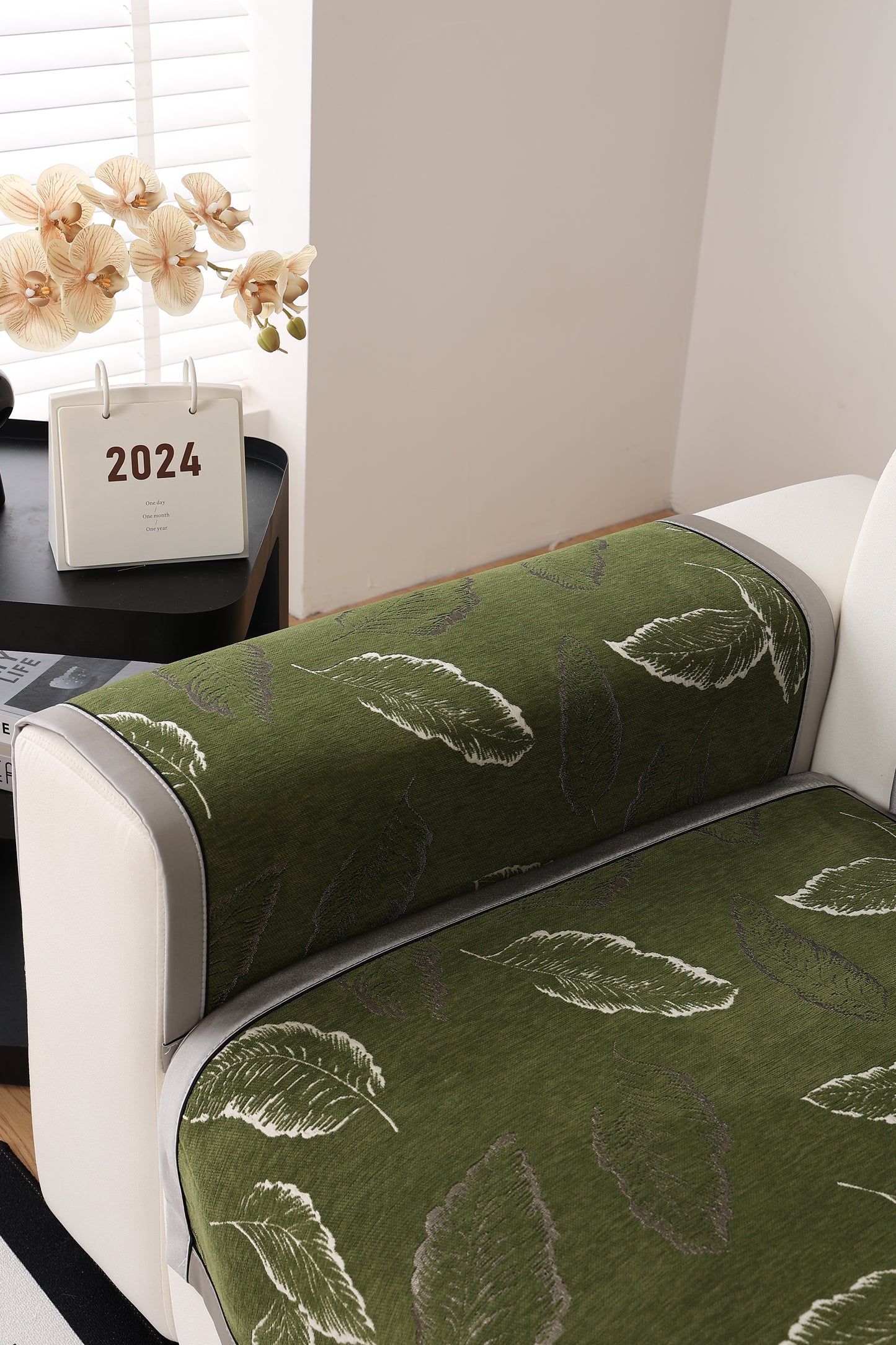 Solid-Color Fluffy Thickened Couch Cover for Sofa Decor Qian ye