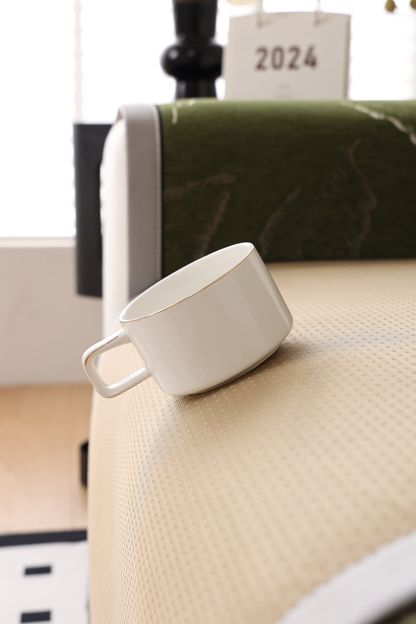 Solid-Color Fluffy Thickened Couch Cover for Sofa Decor Qian ye