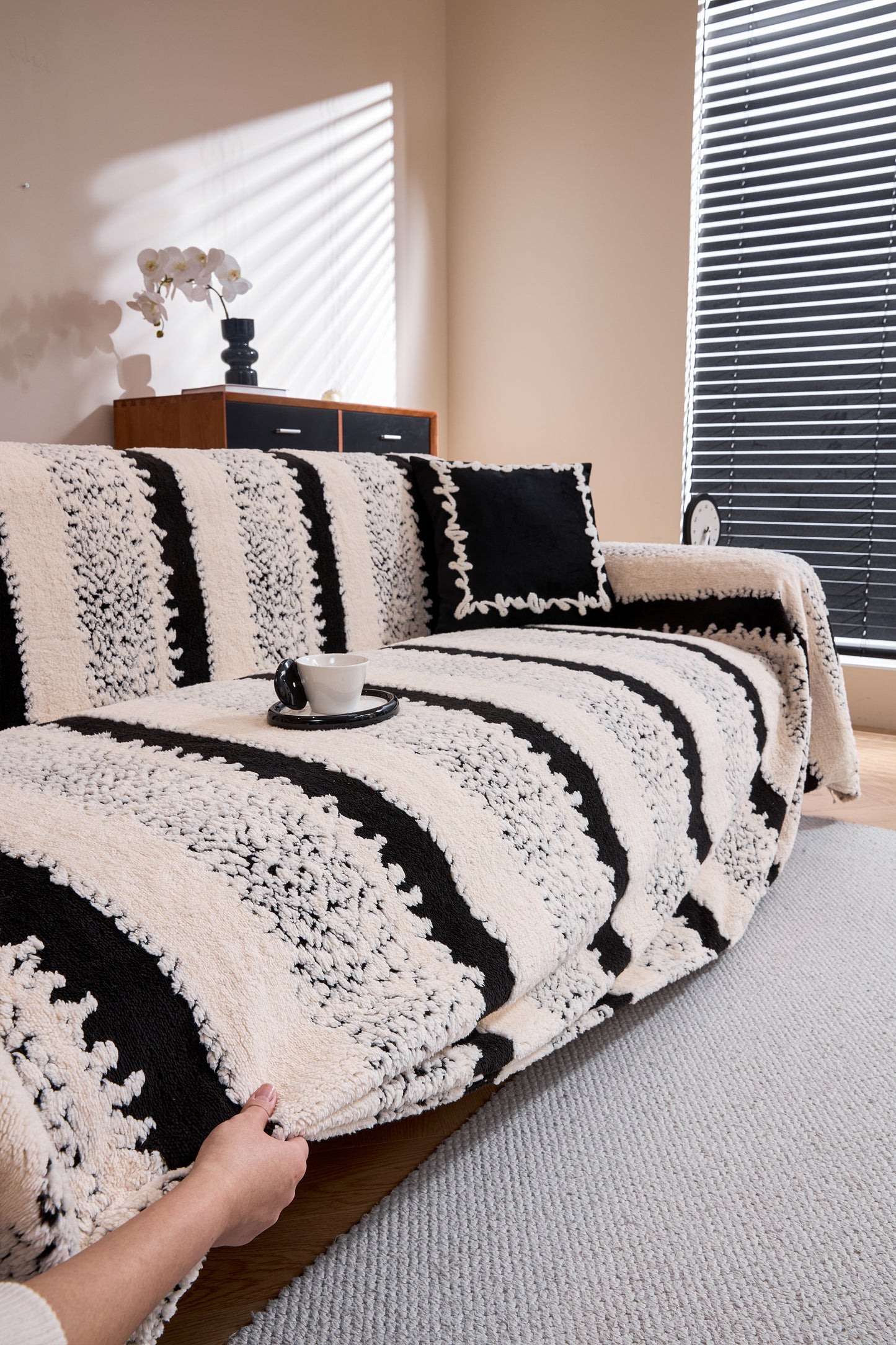 Magic Sofa Blanket - the fading of winter