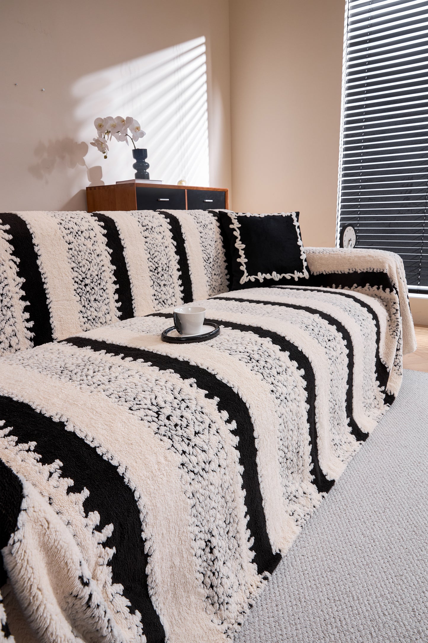 Magic Sofa Blanket - the fading of winter